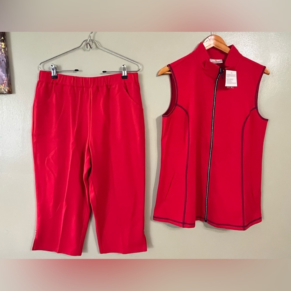Quacker Factory Womens Top And Red Capris Pants Set Cotton Blend Comfy M NWT